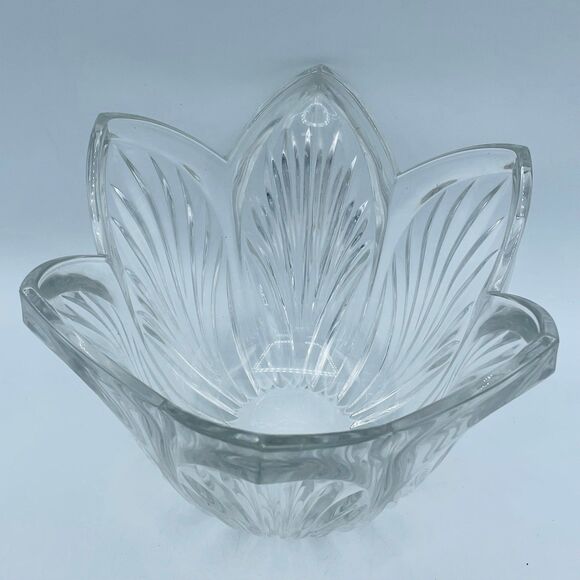 Marquis by WATEERFORD Clear Heavy Crystal Tulip Shaped Impact Piece - Picture 2 of 11